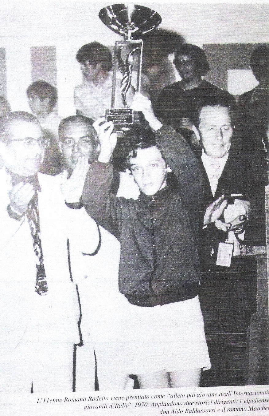 1970_premiazione_atleta_pi%C3%B9_giovane_agli_internazionali_giovanili_dItalia Lutto nel tennistavolo lombardo: si è spento Romano Rodella
